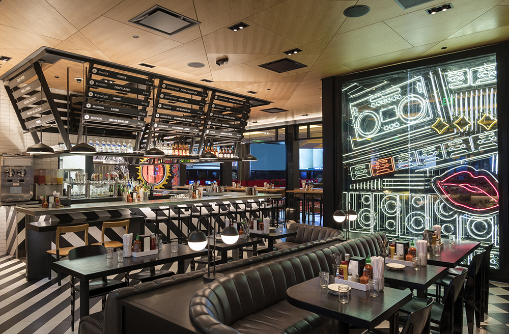 Las Vegas Kings Room facing bar